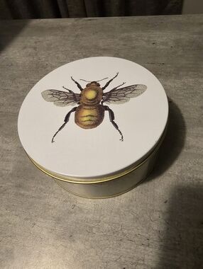Bee Tin/Magpie Brand /Fun Storage/circular storage tin